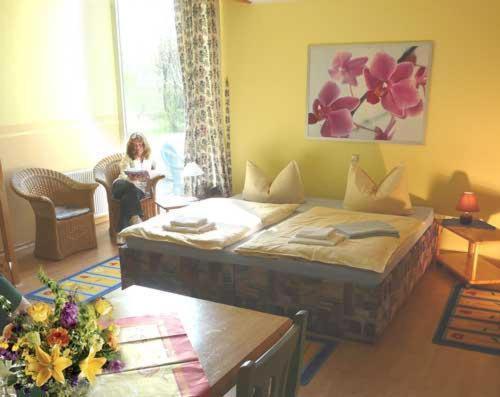 1. Deutsches Kartoffel-Hotel Küsten Esterno foto