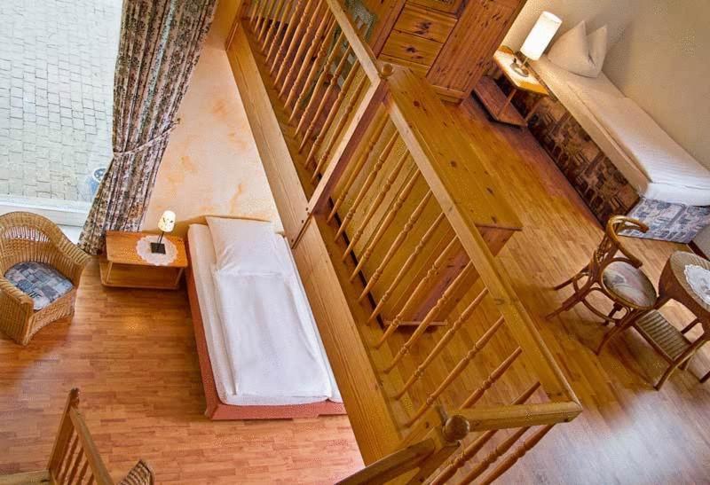 1. Deutsches Kartoffel-Hotel Küsten Esterno foto